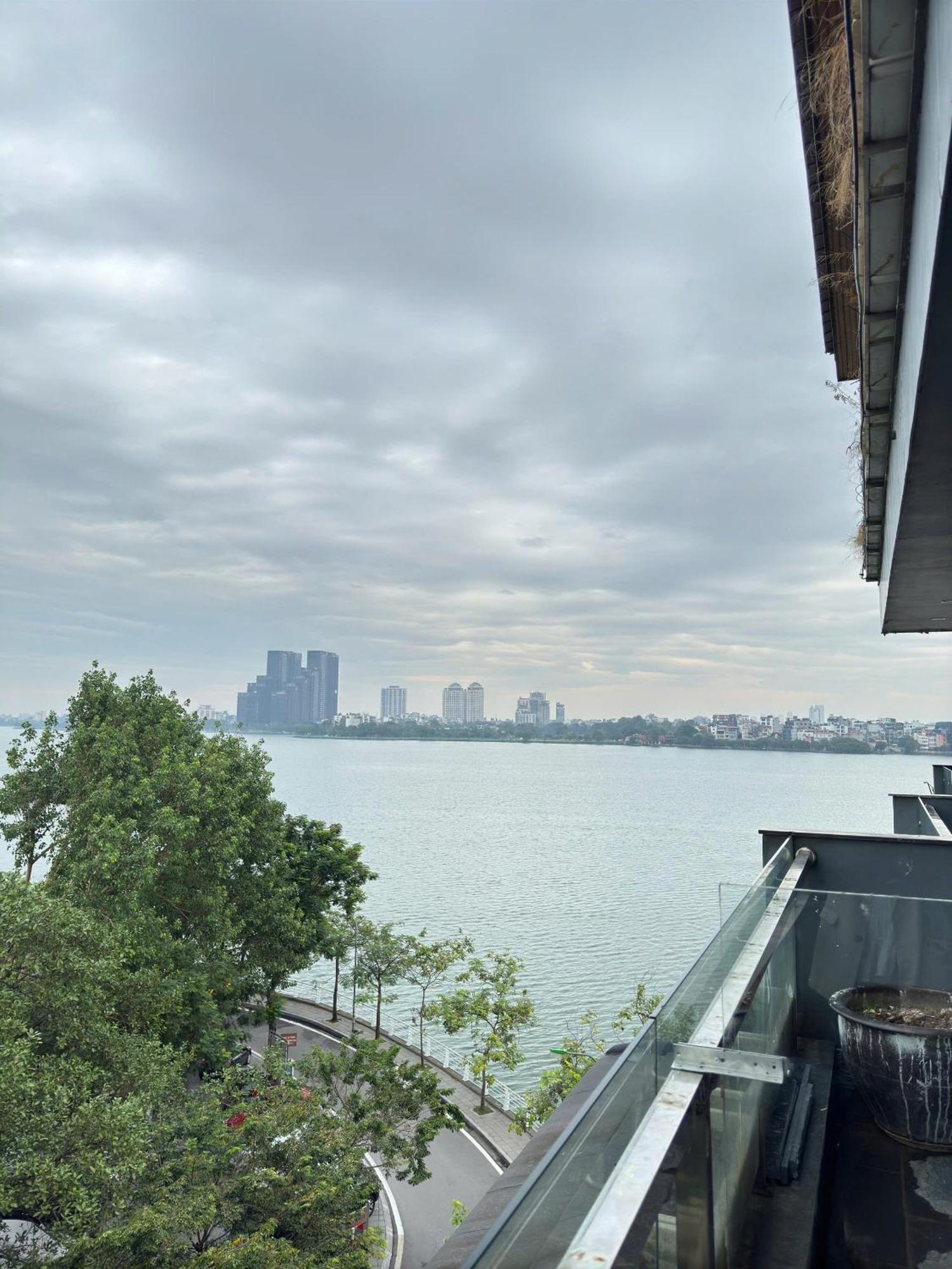มูน เวสต์ เลค เซอร์วิซ อพาร์ตเมนต์ Apartment ฮานอย ภายนอก รูปภาพ